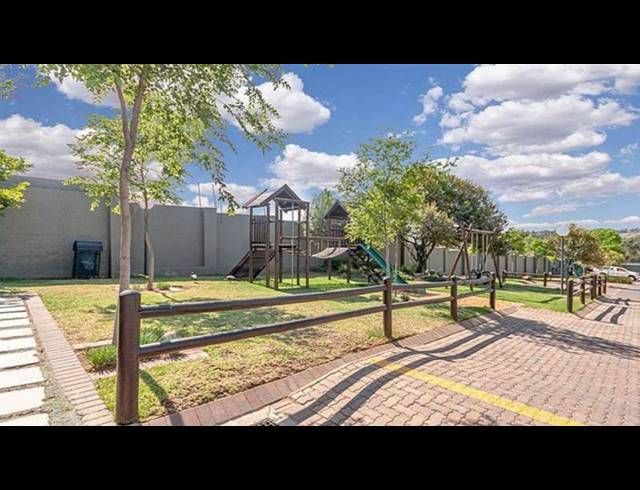 2 BEDROOM APARTMENT FOR SALE IN LONEHILL
